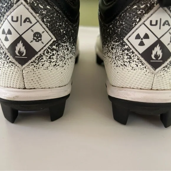 Under Armour Black and White Cleats - Picture 4 of 13